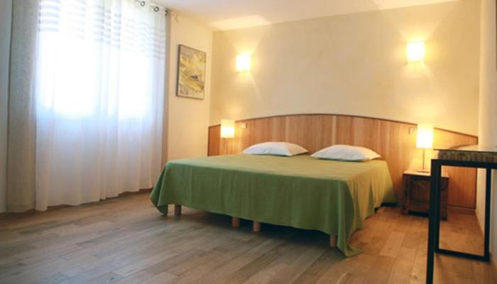 تختخواب و صبحانه Mas De L Ermitage