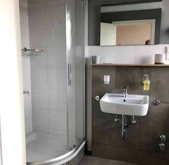 هتل Gasthof & Restaurant Am Kreuz