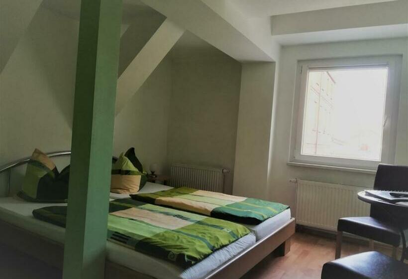 Pension & Ferienwohnung Zum Schmuckgiebel