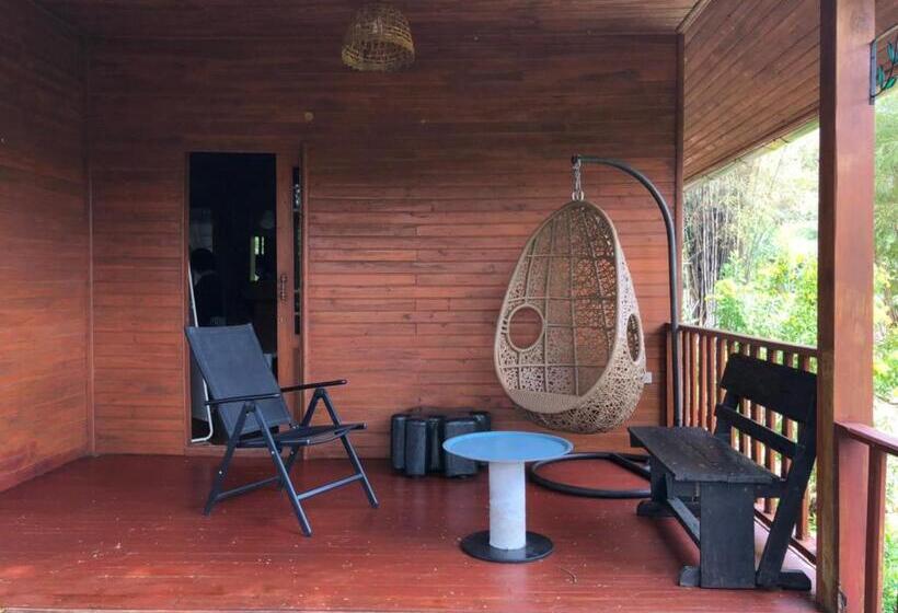 Resort Baanrai Khunya บ้านไร่คุณย่า