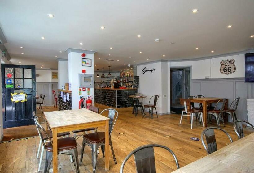 فندق صغير Sammys East Runton