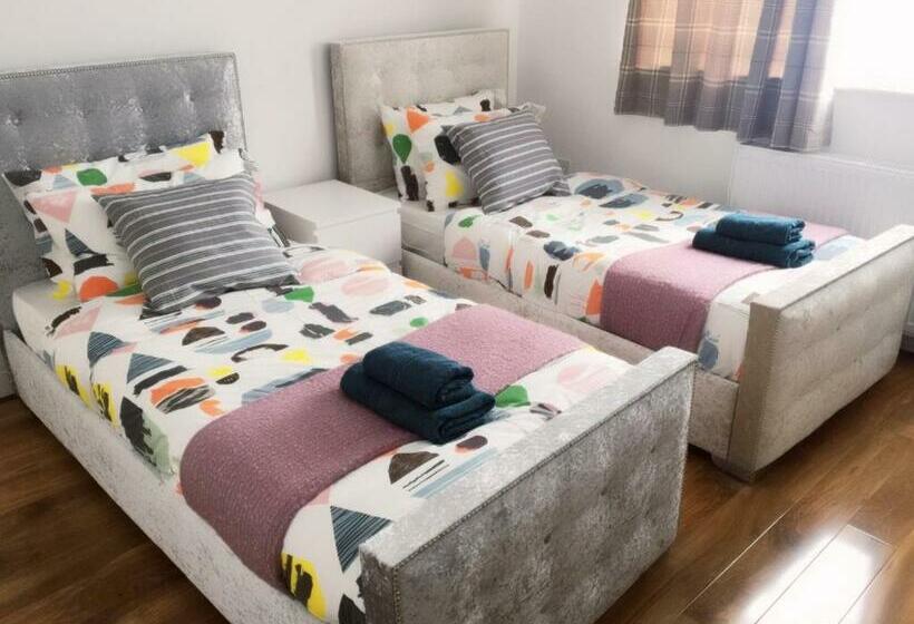 بنسيون Bexleyheath Station House