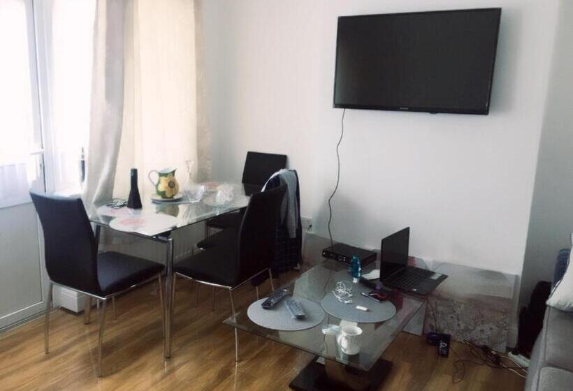 بنسيون Bexleyheath Station House