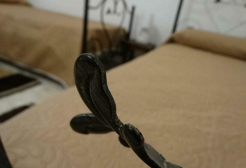 بنسيون L Orchidea