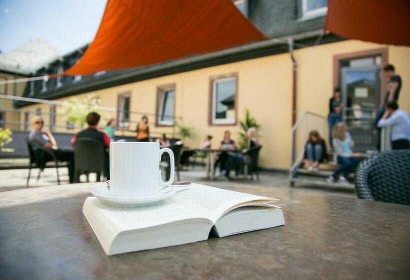 הוסטל Jugendhaus St. Kilian