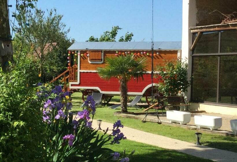 مبيت وإفطار Chambres Et Roulotte De La Gentilhommière