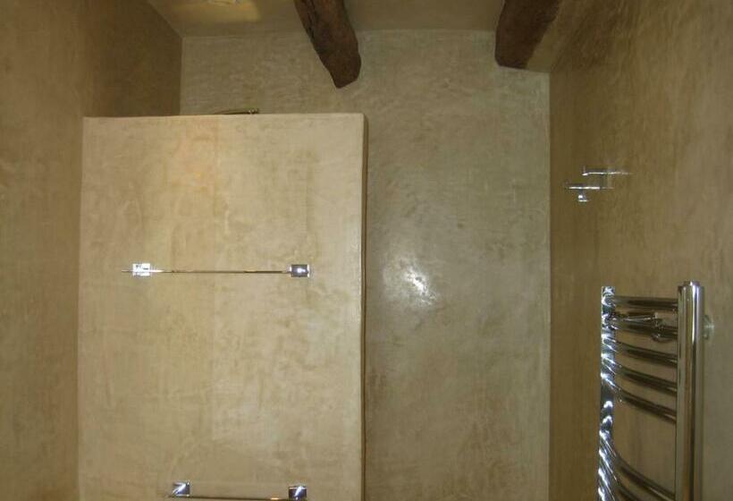 تختخواب و صبحانه La Chambre Des Dames