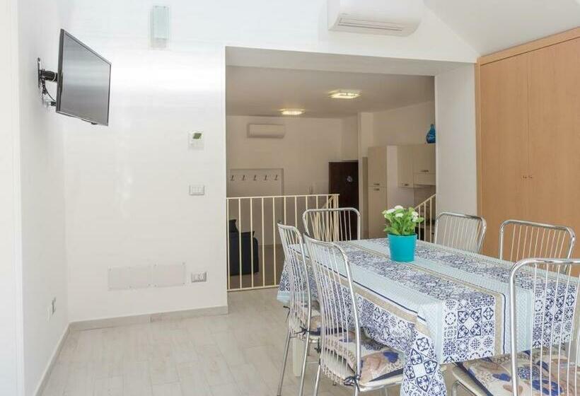 ホテル Odissea Residence E Rooms