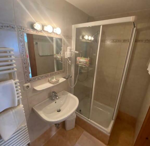 Пансион Gästehaus Alpina