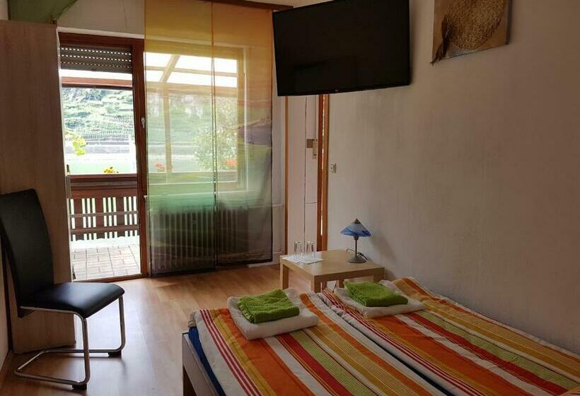 بنسيون Zur Traube