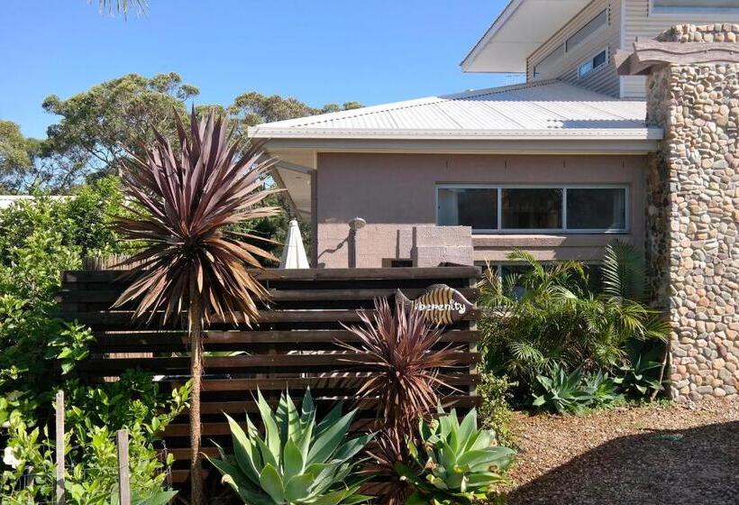 Bed and Breakfast Serenity Lodge For Couples