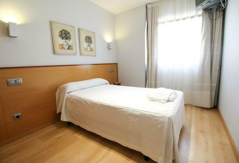 ペンション Hostal Restaurante Taracena