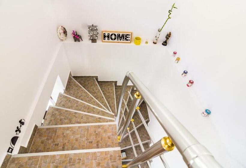 פנסיון Kassandrova Guest House & Spa