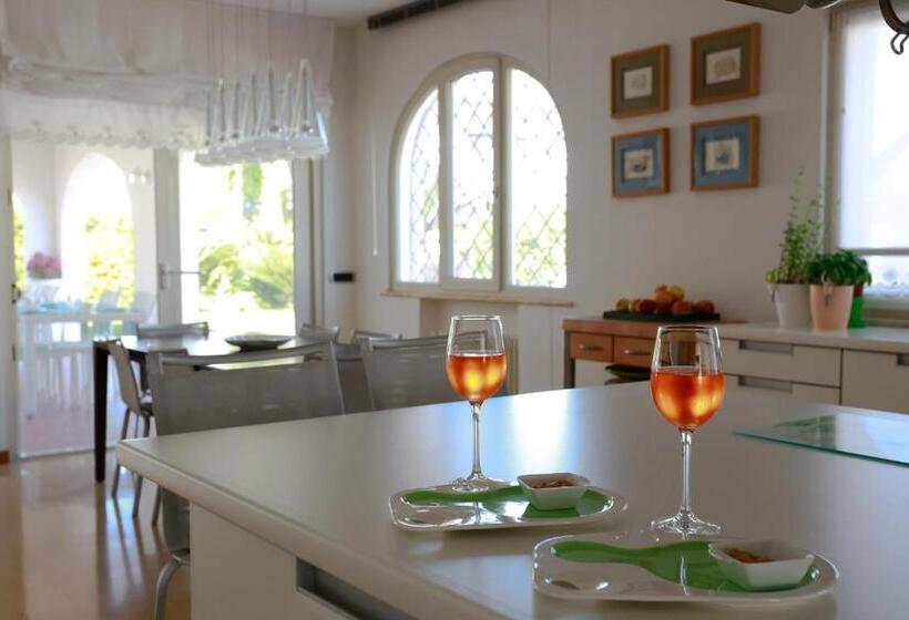 بنسيون L Ippocampo Guest House