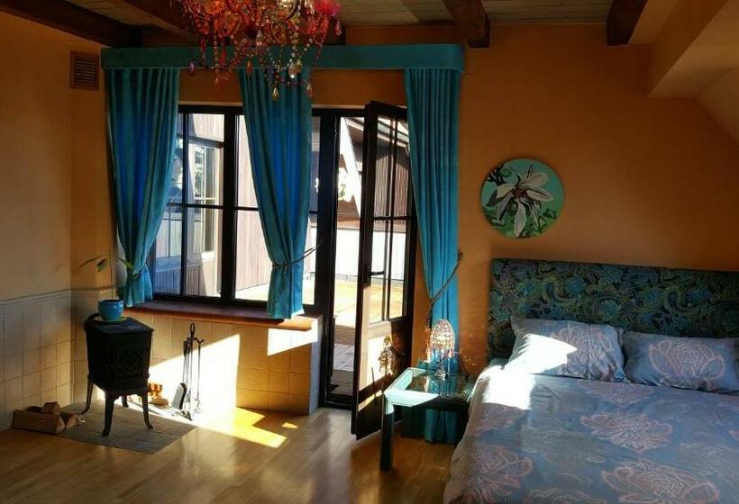 پانسیون Peahen Residence