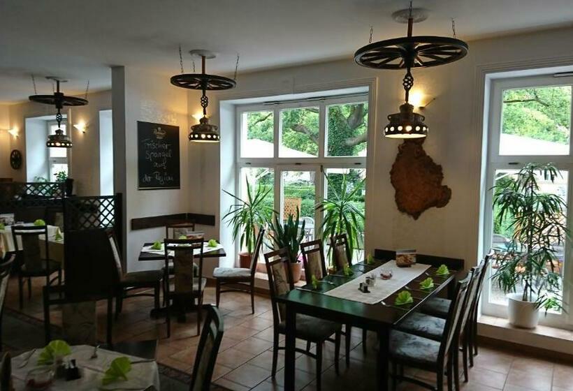 پانسیون Restaurant Rosengarten