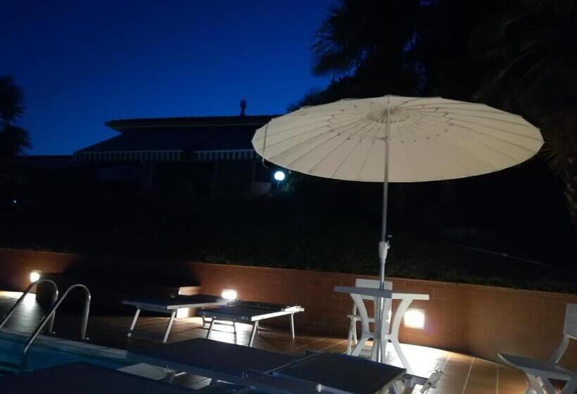 تختخواب و صبحانه Villa Magnolia Garda Lake