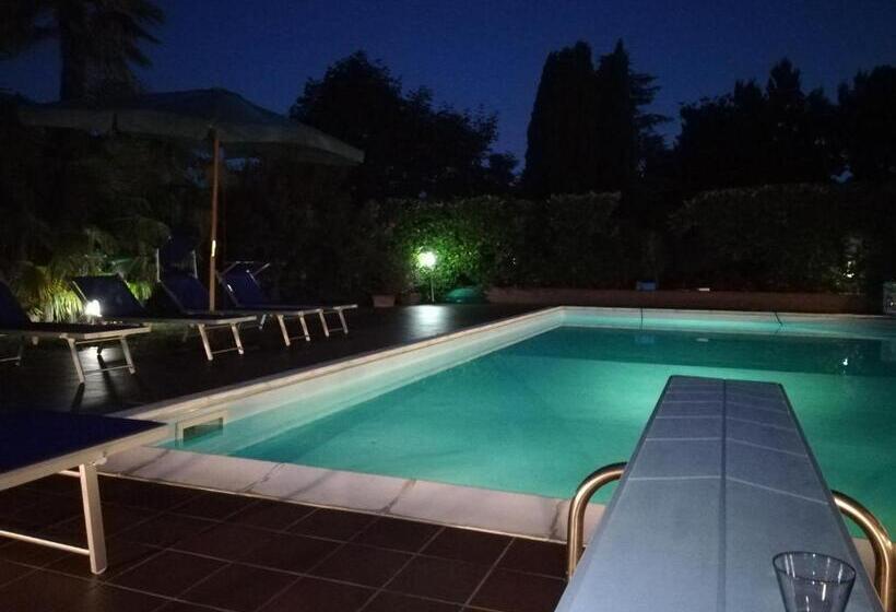 تختخواب و صبحانه Villa Magnolia Garda Lake