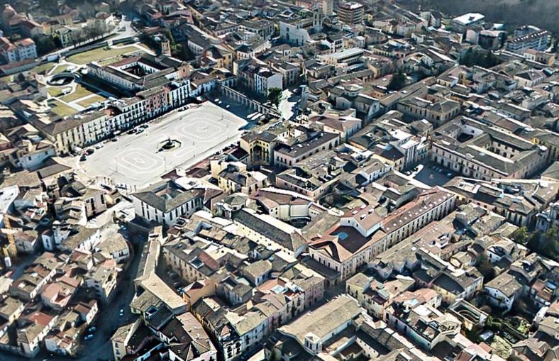 住宿加早餐  Dietro Piazza Maggiore