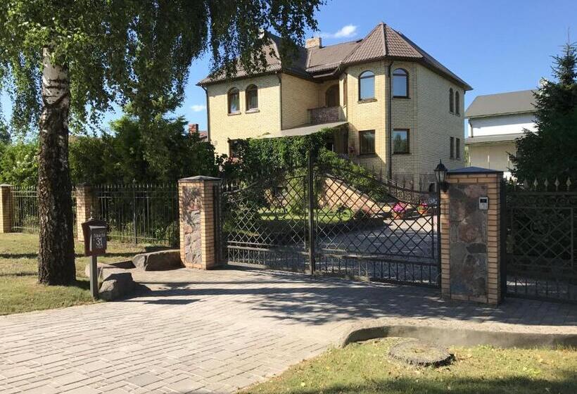 تختخواب و صبحانه Spacious Rooms In Peaceful Jelgava Area