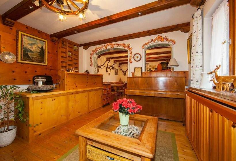 هاستل Frühstückspension Gästehaus Zum Weissen Rössl