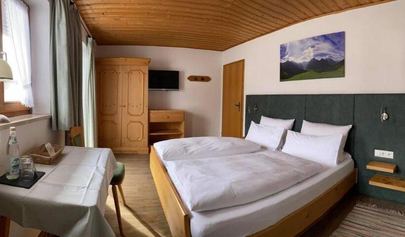 هاستل Frühstückspension Gästehaus Zum Weissen Rössl