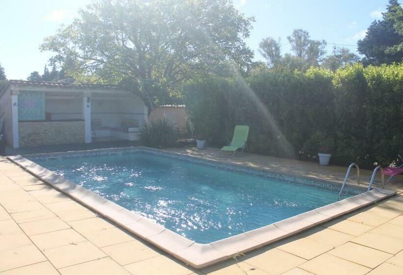 مبيت وإفطار Es Aqui