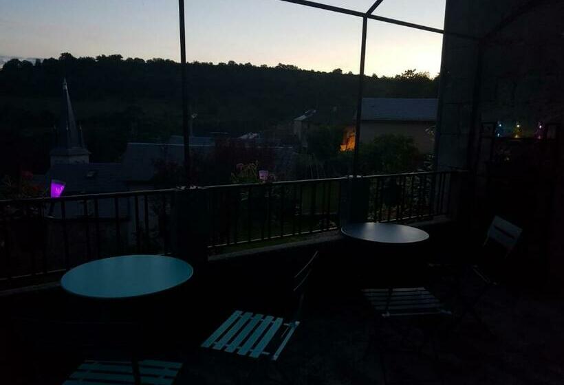 住宿加早餐  Maison D Hôtes La Pierre Pointue