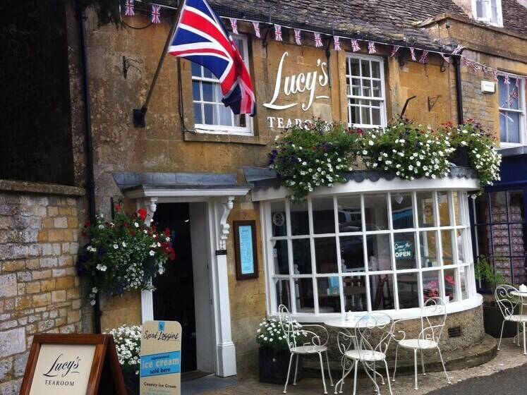 민박 Lucy S Tearoom