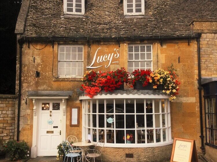 민박 Lucy S Tearoom