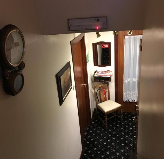 بنسيون Brown S Guest House