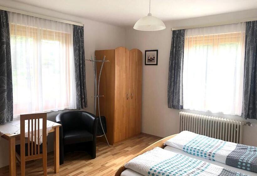 بنسيون Lasserhof