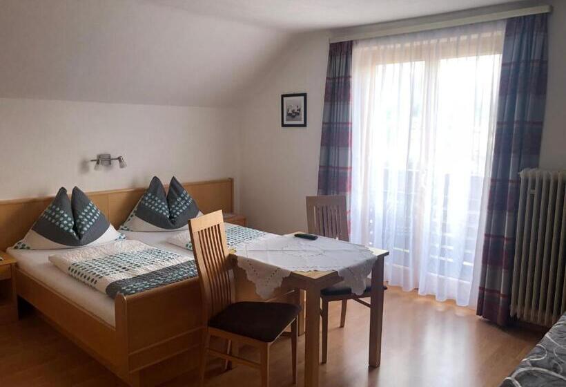 بنسيون Lasserhof