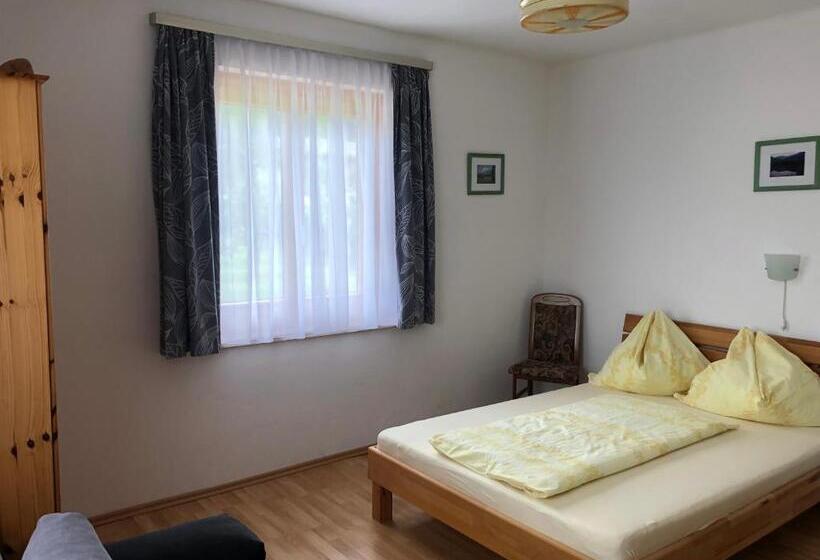 بنسيون Lasserhof