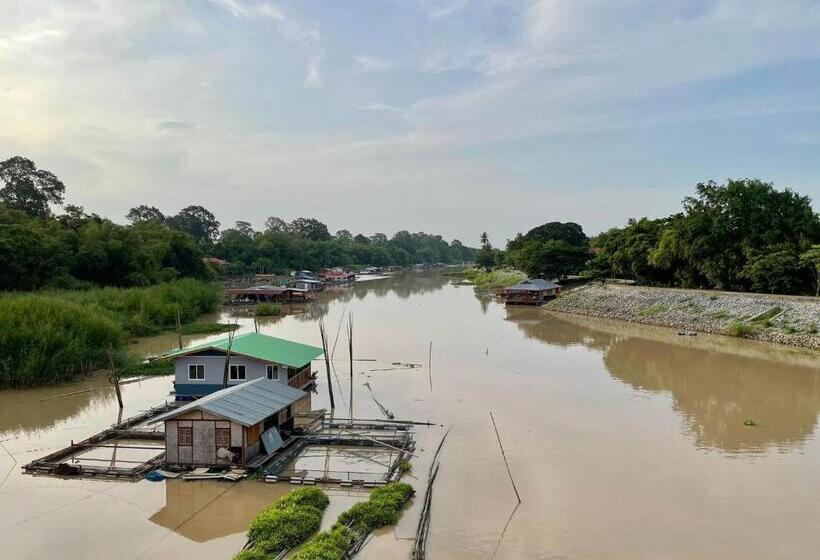هاستل อยู่แพ Paestay อุทัยธานี