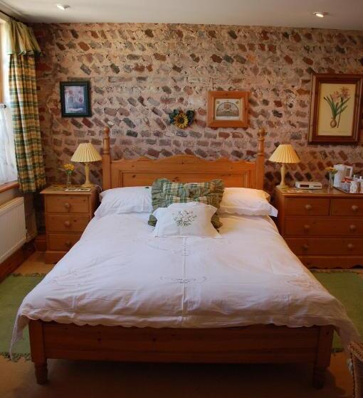 مبيت وإفطار Clayton Wickham Farmhouse