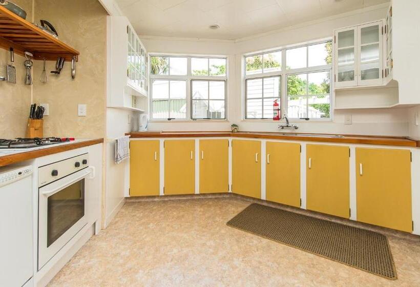 פנסיון Charmae Guest House