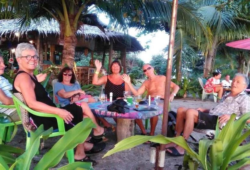 פנסיון Dugong Koh Sukorn