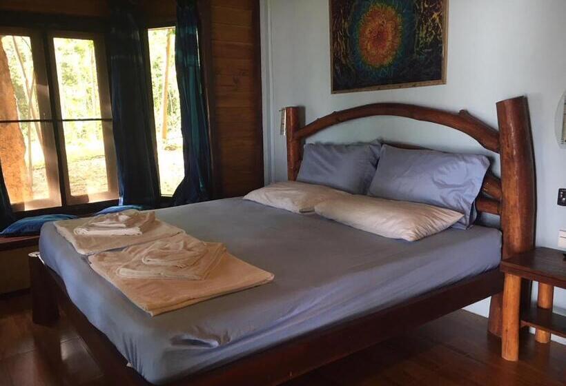 פנסיון Dugong Koh Sukorn