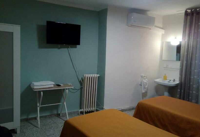פנסיון Hostal ávila