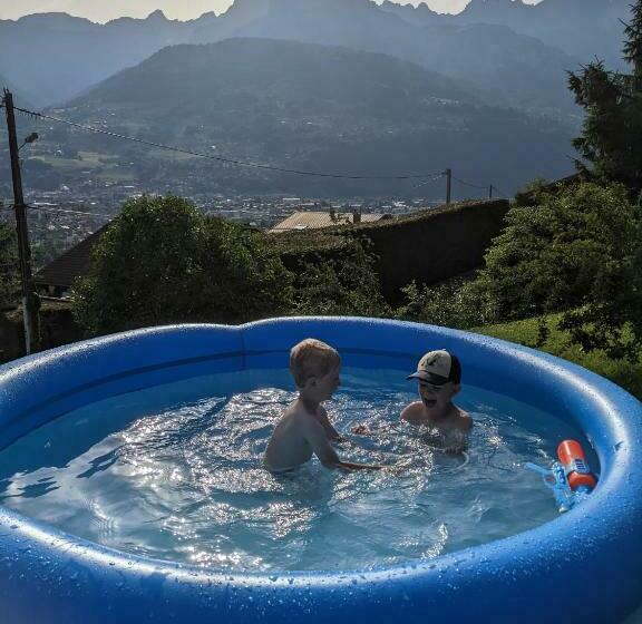 مبيت وإفطار Chantemerle 1741, Chambres D Hôtes à La Montagne