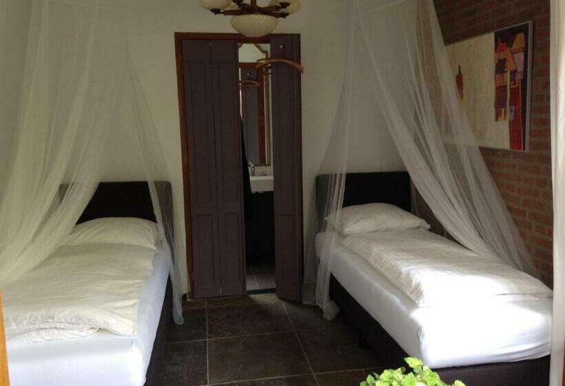 تختخواب و صبحانه Hofje7