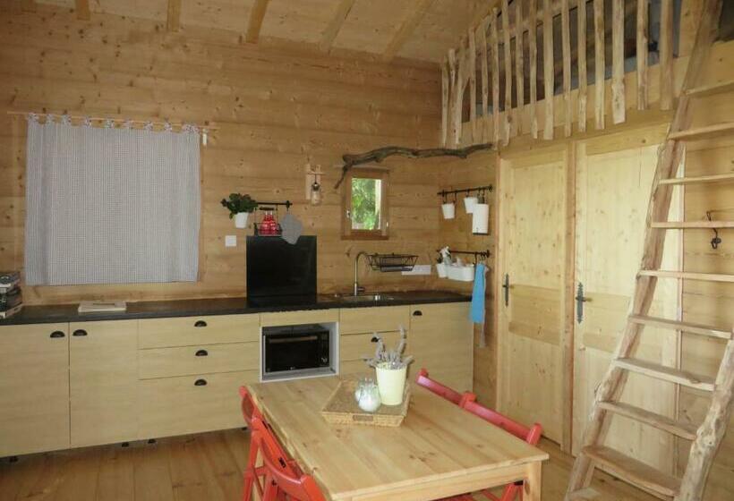 민박 La Cabane Aux Sapins