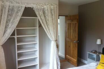 East Dunster Deer Farm B&b