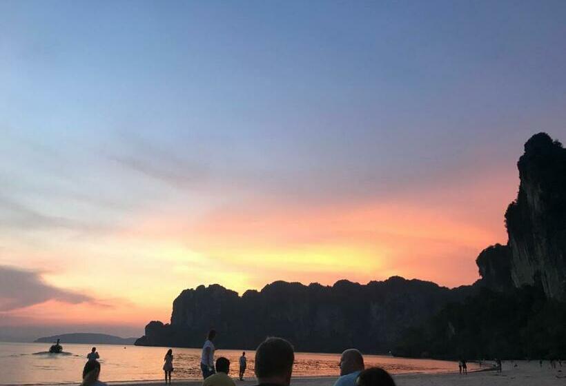 منتجع Blanco Hideout Railay   Youth Hostel 18 To 35 Only