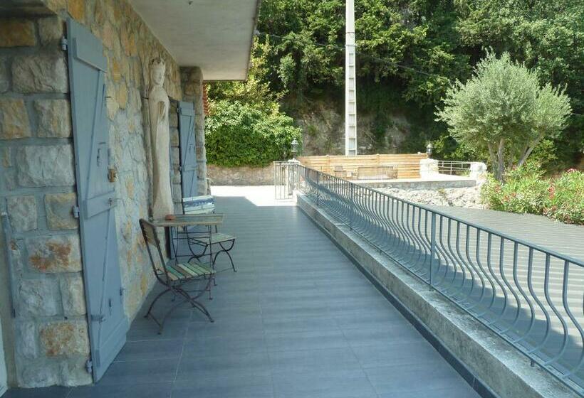 مبيت وإفطار Au Pied Des Baous