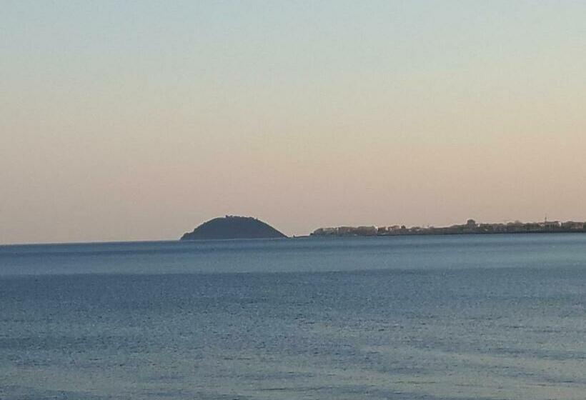 مبيت وإفطار Due Passi Dal Mare