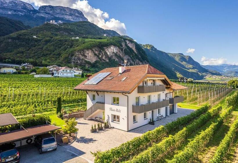 تختخواب و صبحانه Haus Stolz
