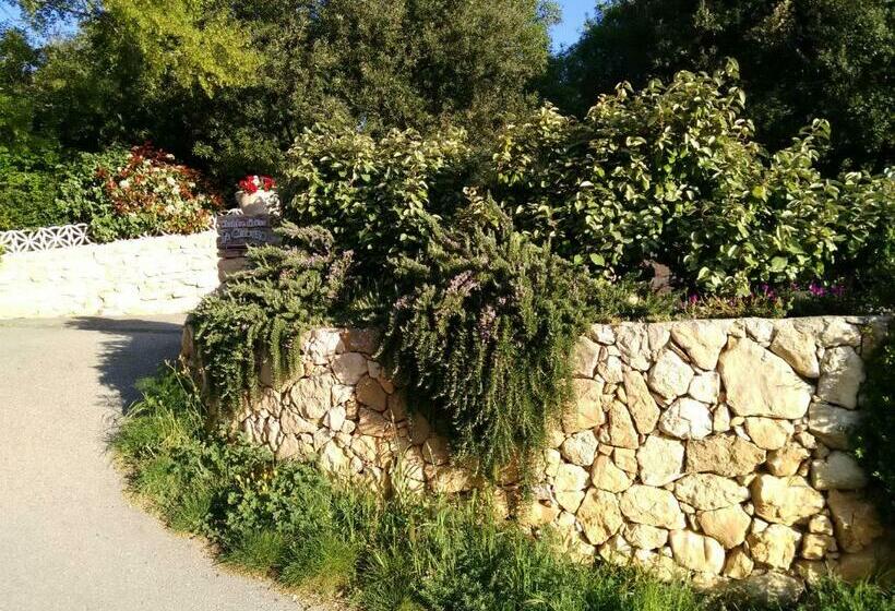 ベッドアンドブレックファースト La Claouzo