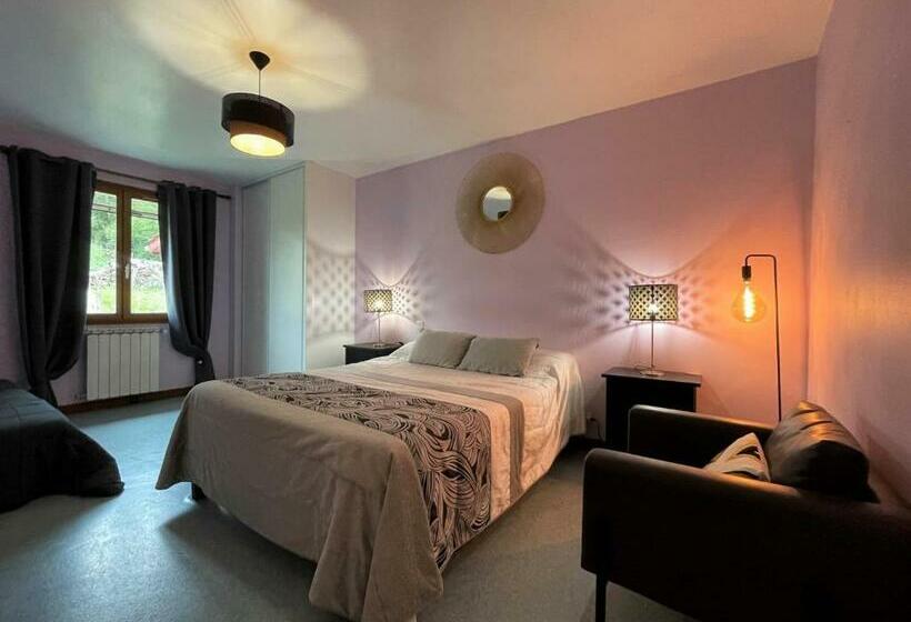 Bed and Breakfast Maison Zubiatia   3km Compostelle